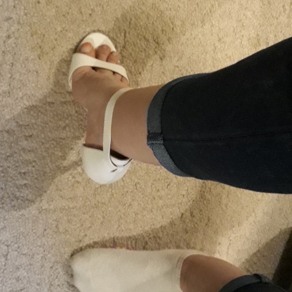 Shoes - Picture 4 of 4